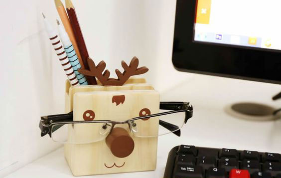 Cool wooden organizer with your own hands