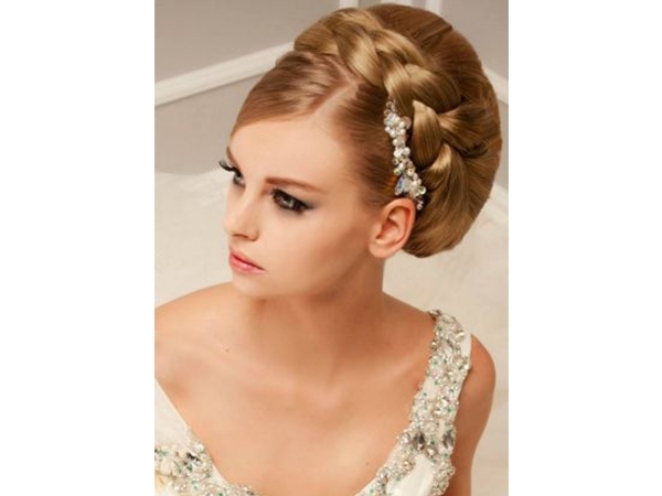 Wedding hairstyles for long hair. Picture №10