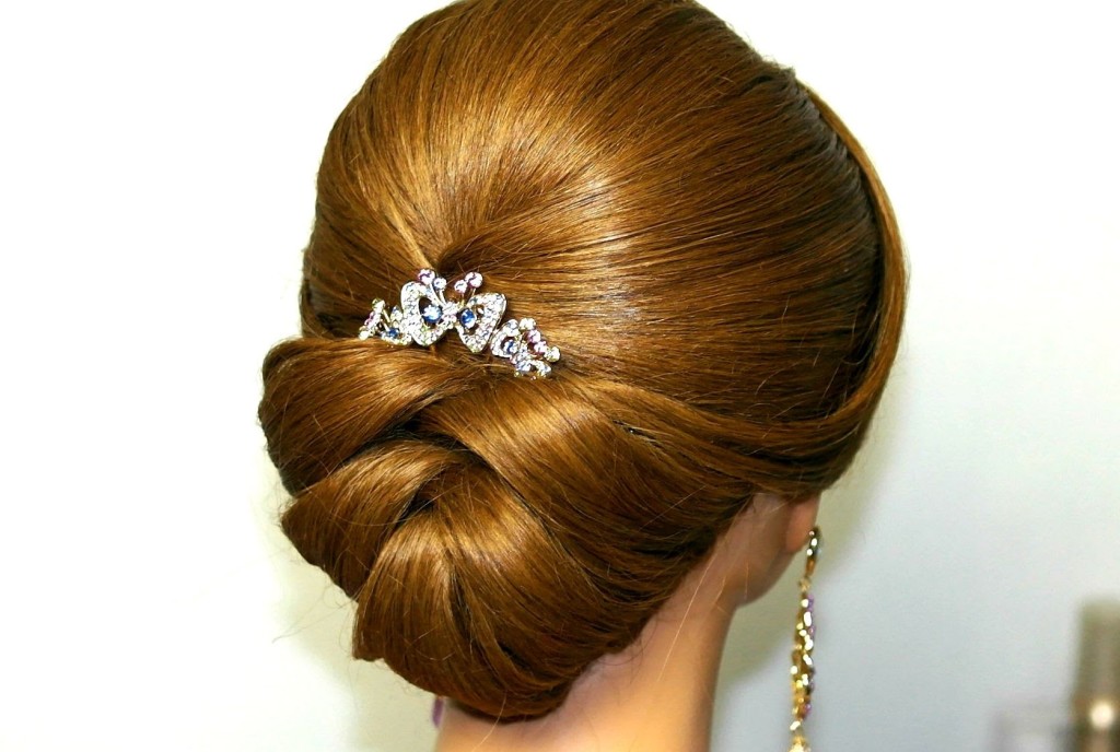 Hairstyles for long hair for graduation party. Picture №3