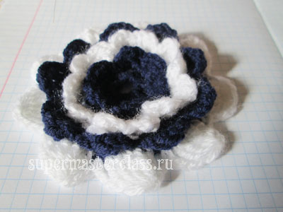 Плетене на цветя за декориране на шапки