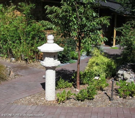 Японски каменни фенери Shinta Lantern tachi-gata