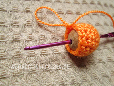 How to tie a crochet bead