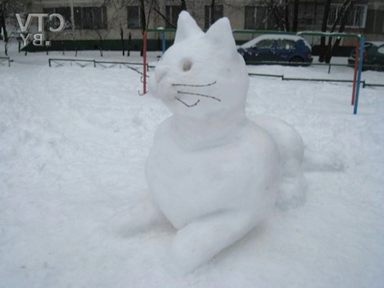 How to make a cat out of the snow with your own hands