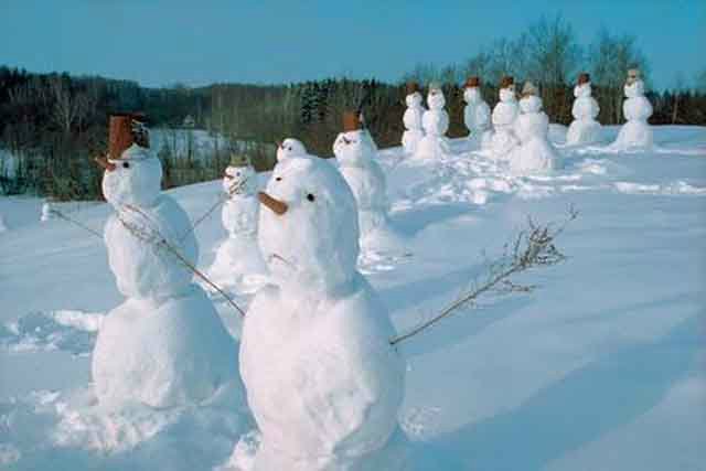 We make snowmen! Beautiful and different!