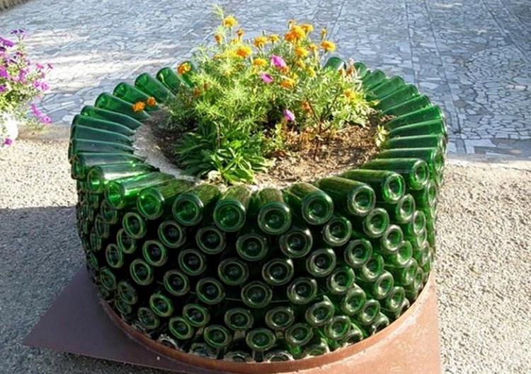 flowerbed الأصلي من زجاجات النبيذ الأخضر