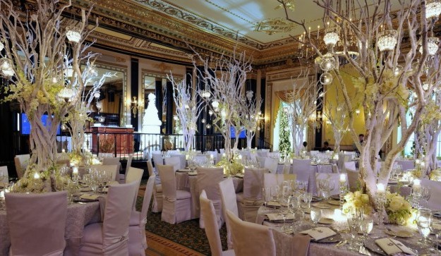 The atmosphere of warmth and comfort of the banquet hall for a wedding in winter