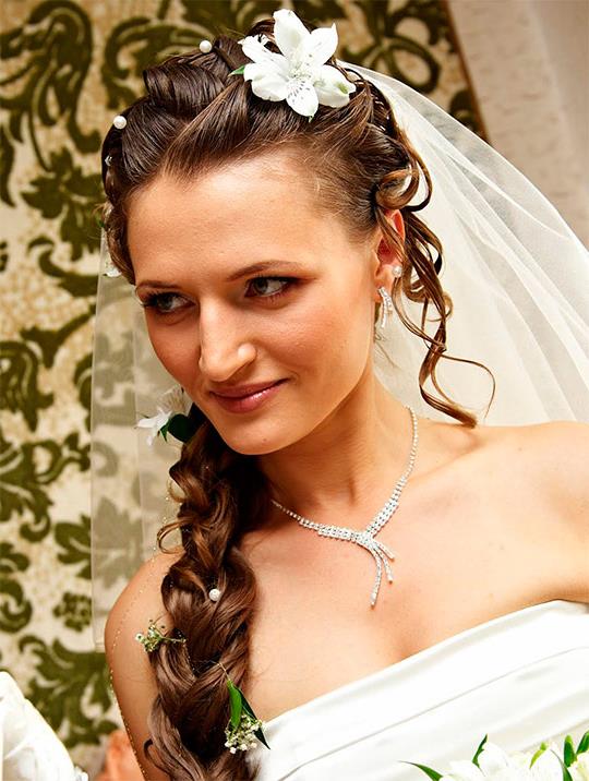 Hairstyles with veil for long hair. Photo №4