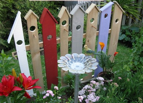 DIY do-it-yourself birdhouse fence