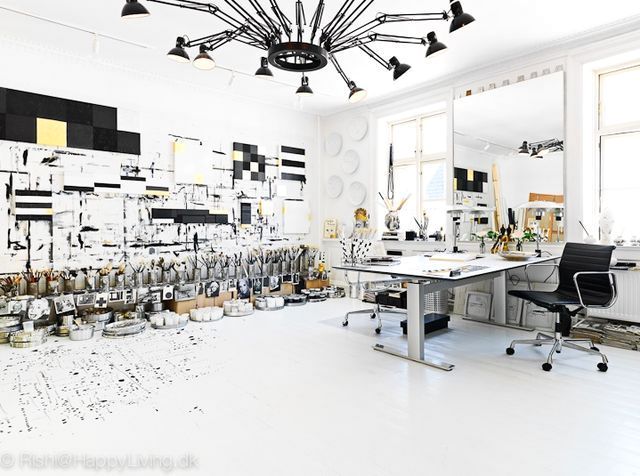 общ изглед на студио "Тенка Гаммелгард" в черно-бели цветове