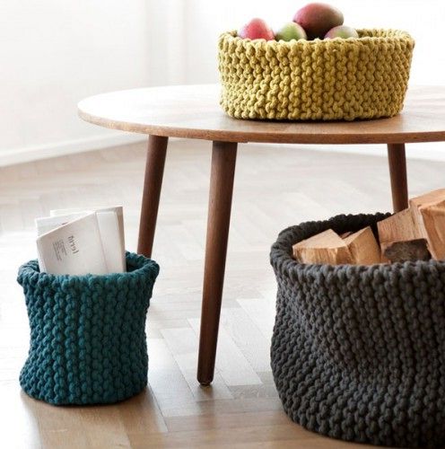 We knit fruit bowls and garbage baskets made of thick yarn