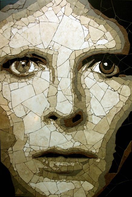 mozaika rozbitých dlaždic - portrét Davida Bowieho
