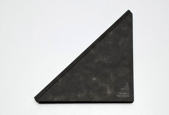 черен триъгълен бележник от тен мавитан