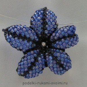 flowers made of beads (5)