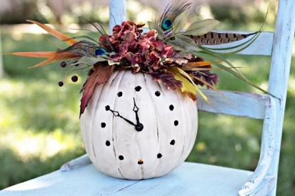 Vase for flowers - do-it-yourself pumpkin clock