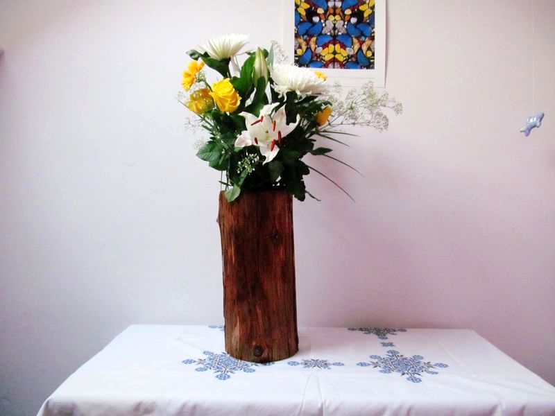 Vase from stump by own hands