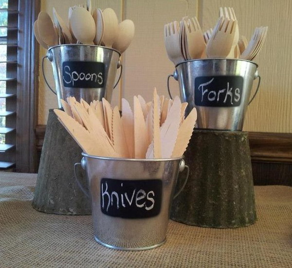 Buckets for storing cutlery