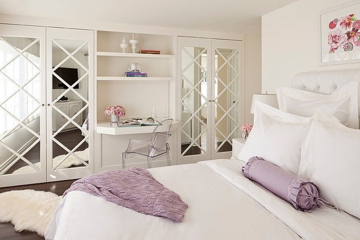 Snow-white bedroom in a villa in Hollywood