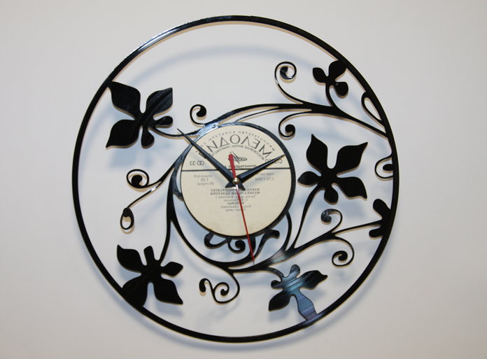 الساعة هي واحدة من أكثر الطرق الأصلية لاستخدام سجلات الفينيل القديمة