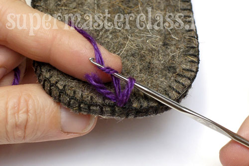 How to tie a crocheted felt sole