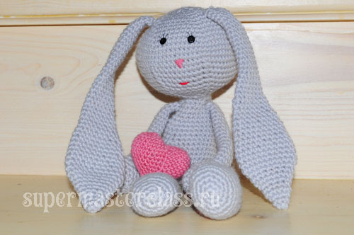 Knitting a hare