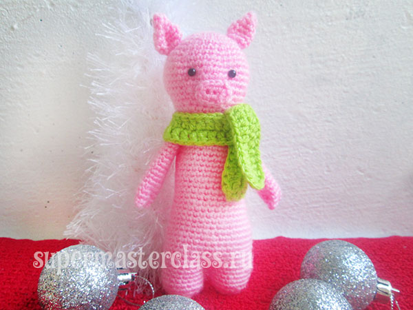Amigurumi crochet pig