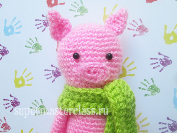 Crochet piglets with description