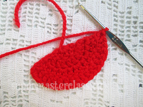 Girl's purse for little things crocheted