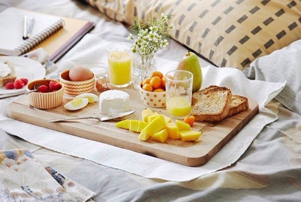 Serving breakfast in bed