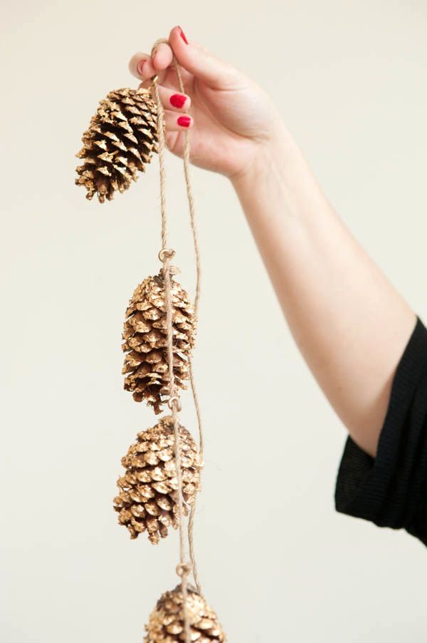 gold garland of cones master class 10