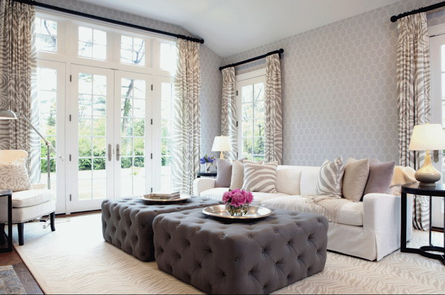 Curtains and pillows with zebra print - animal patterns in the decor